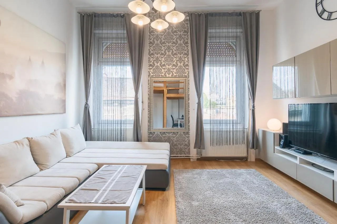 Bright Nest Liszt Academy Apartment Budapest
